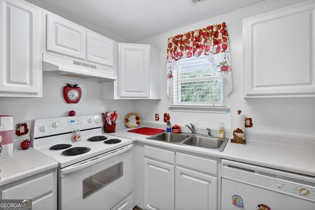 310 Tibet Avenue 8, Savannah, GA 31406