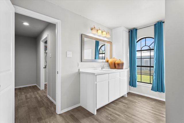 327 Hiracheta Drive, New Home, TX 79381