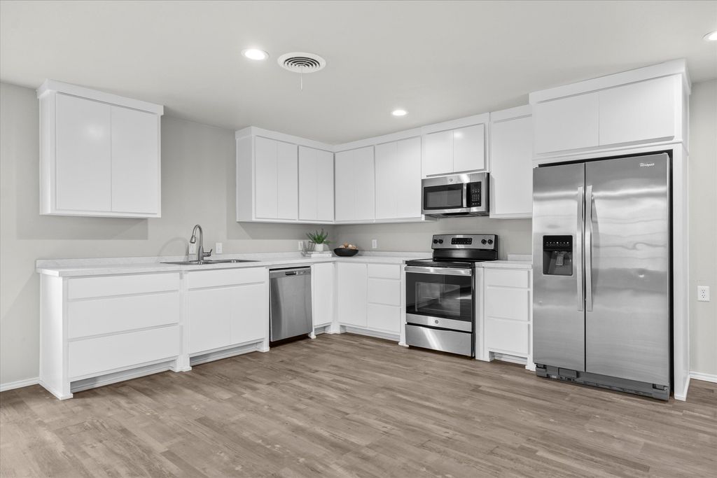 327 Hiracheta Drive, New Home, TX 79381