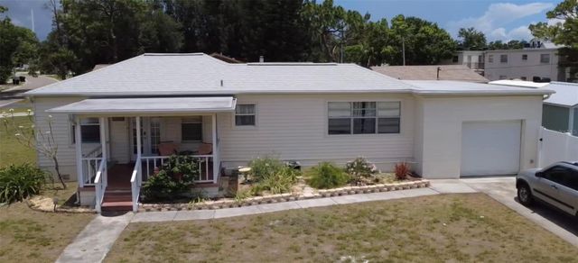 146 NE MADISON CIRCLE N, St Petersburg, FL 33702
