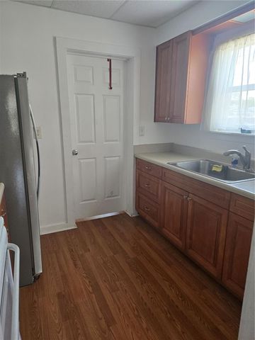 146 NE MADISON CIRCLE N, St Petersburg, FL 33702