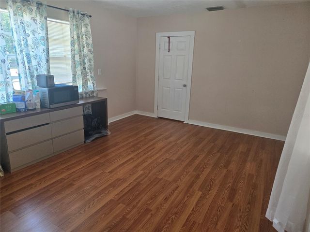 146 NE MADISON CIRCLE N, St Petersburg, FL 33702