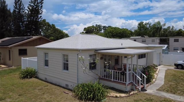 146 NE MADISON CIRCLE N, St Petersburg, FL 33702