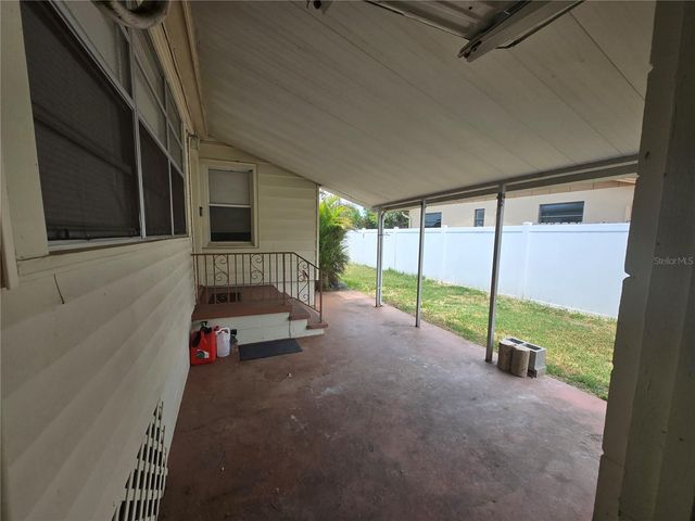 146 NE MADISON CIRCLE N, St Petersburg, FL 33702