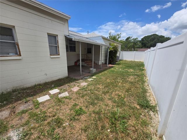 146 NE MADISON CIRCLE N, St Petersburg, FL 33702