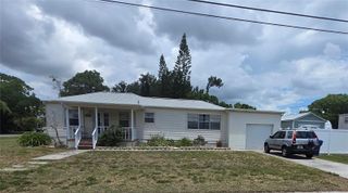 146 NE MADISON CIRCLE N, St Petersburg, FL 33702