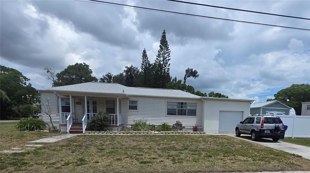 146 NE MADISON CIRCLE N, St Petersburg, FL 33702
