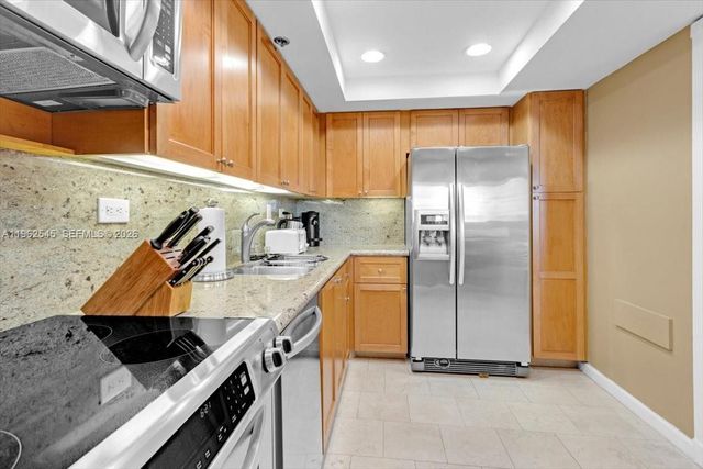 20225 NE 34th Ct 917, Aventura, FL 33180