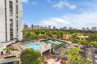 20225 NE 34th Ct 917, Aventura, FL 33180