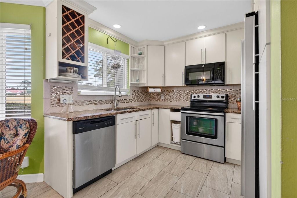 Image 12 of property listing at 2524 ALBION AVENUE, Orlando, FL 32833