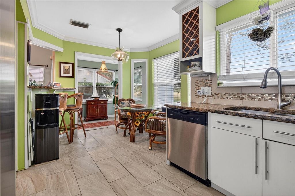 Image 13 of property listing at 2524 ALBION AVENUE, Orlando, FL 32833