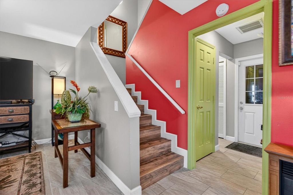 Image 18 of property listing at 2524 ALBION AVENUE, Orlando, FL 32833