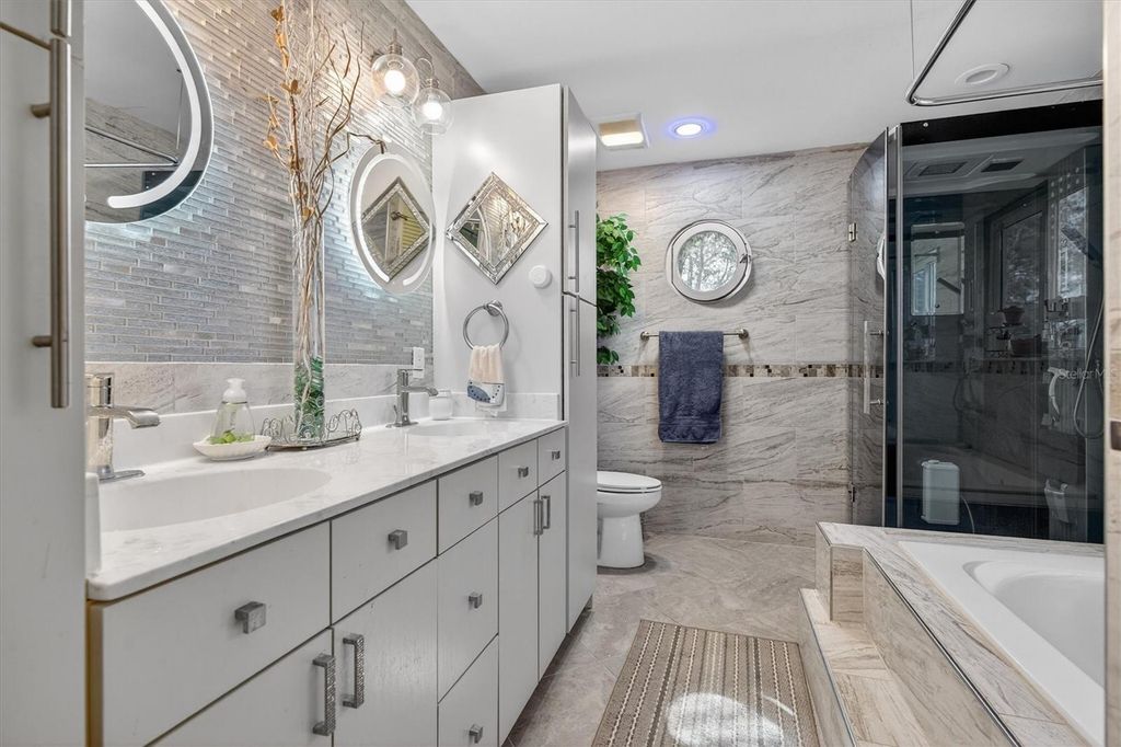 Image 22 of property listing at 2524 ALBION AVENUE, Orlando, FL 32833