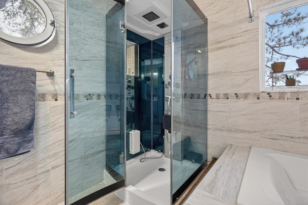 Image 25 of property listing at 2524 ALBION AVENUE, Orlando, FL 32833