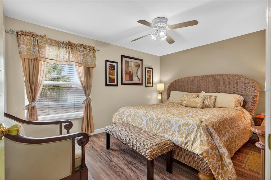 Image 26 of property listing at 2524 ALBION AVENUE, Orlando, FL 32833