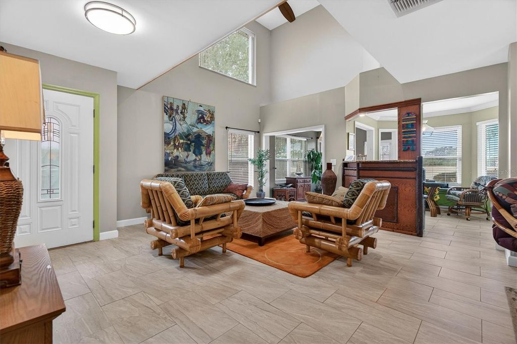 Image 4 of property listing at 2524 ALBION AVENUE, Orlando, FL 32833