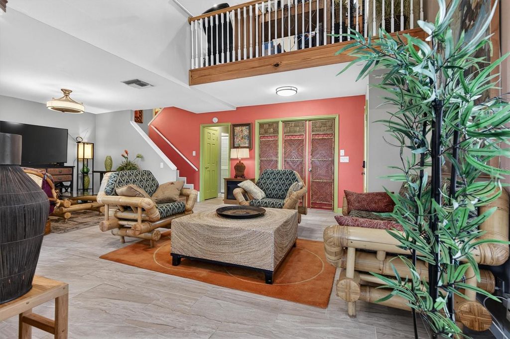 Image 5 of property listing at 2524 ALBION AVENUE, Orlando, FL 32833