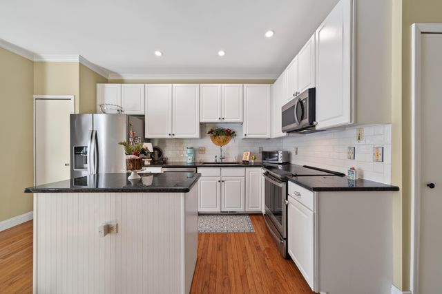 38347 Churchill Lane, Farmington Hills, MI 48331