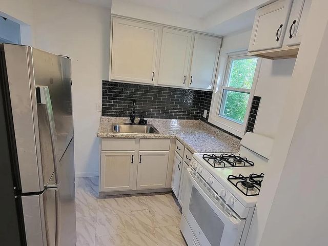 26548 Eton Avenue, Dearborn Heights City, MI 48125