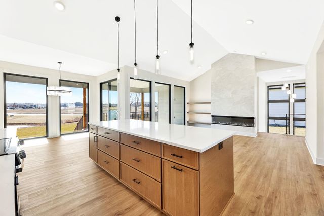 1213 W Lakeway Ct, Andover, KS 67002