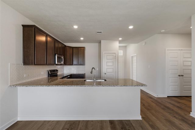 308 Rockbridge Drive, Huntsville, TX 77340