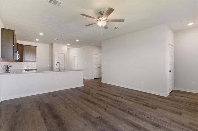 308 Rockbridge Drive, Huntsville, TX 77340