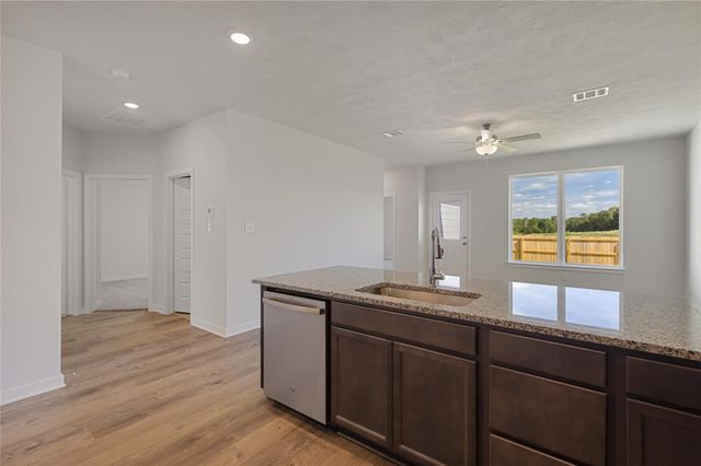 308 Rockbridge Drive, Huntsville, TX 77340