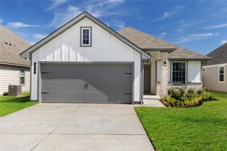 308 Rockbridge Drive, Huntsville, TX 77340