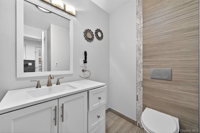 41 Sand Hill Lane, Florida, NY 10921