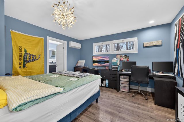 41 Sand Hill Lane, Florida, NY 10921