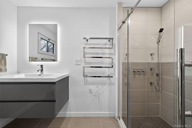 41 Sand Hill Lane, Florida, NY 10921