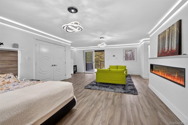 41 Sand Hill Lane, Florida, NY 10921