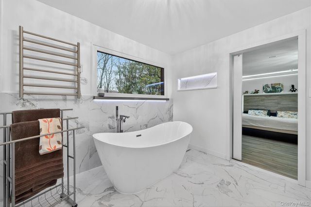 41 Sand Hill Lane, Florida, NY 10921