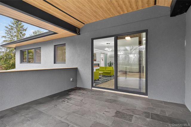 41 Sand Hill Lane, Florida, NY 10921