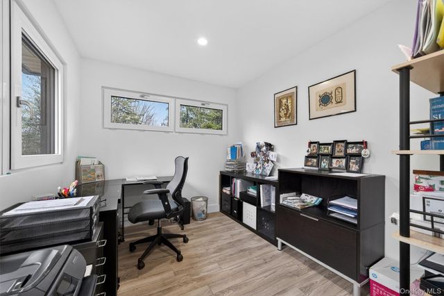 41 Sand Hill Lane, Florida, NY 10921