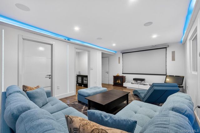 41 Sand Hill Lane, Florida, NY 10921