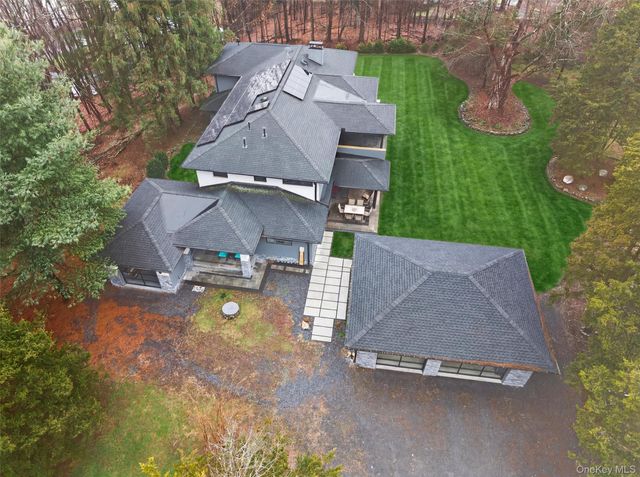 41 Sand Hill Lane, Florida, NY 10921