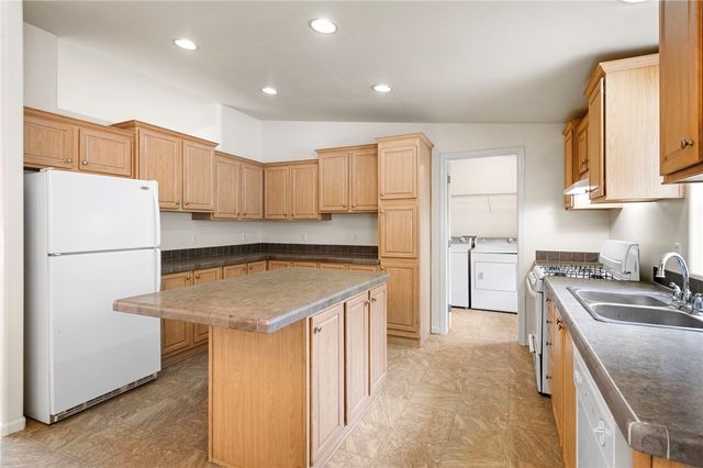 3715 E Robin Lane, Kingman, AZ 86409