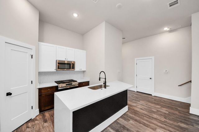 2915 Paul Quinn Street, Houston, TX 77091