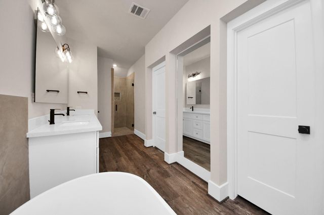 2915 Paul Quinn Street, Houston, TX 77091