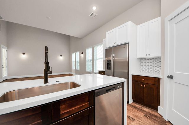 2915 Paul Quinn Street, Houston, TX 77091