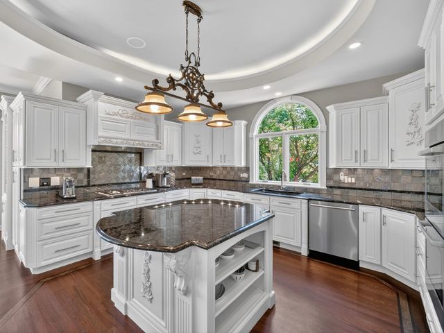 151 Palmer Circle, Vernon Hills, IL 60061
