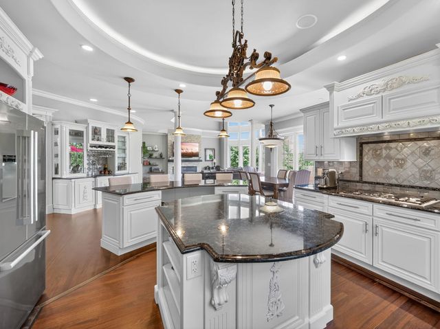 151 Palmer Circle, Vernon Hills, IL 60061