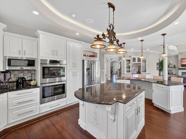 151 Palmer Circle, Vernon Hills, IL 60061