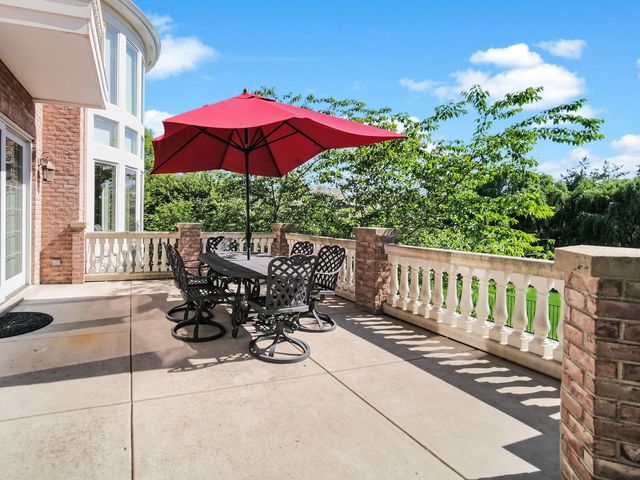 151 Palmer Circle, Vernon Hills, IL 60061
