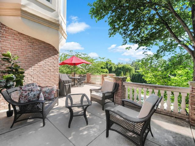 151 Palmer Circle, Vernon Hills, IL 60061