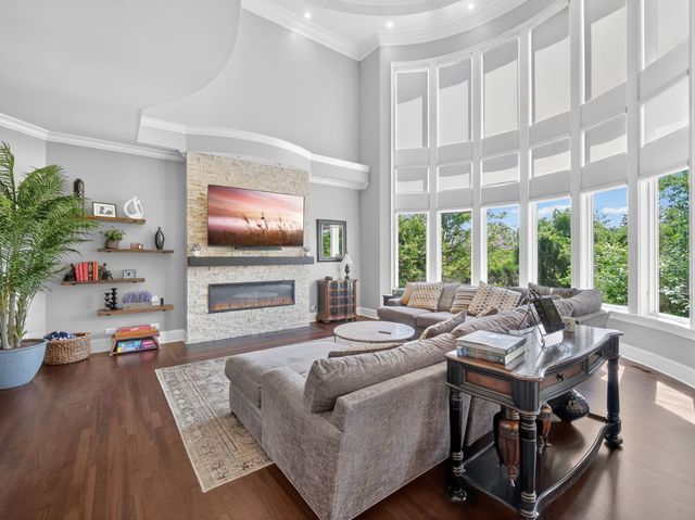 151 Palmer Circle, Vernon Hills, IL 60061