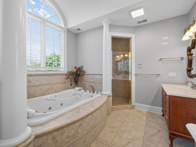 151 Palmer Circle, Vernon Hills, IL 60061