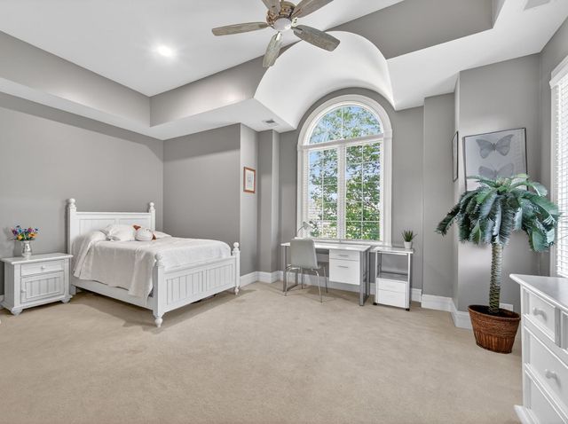 151 Palmer Circle, Vernon Hills, IL 60061
