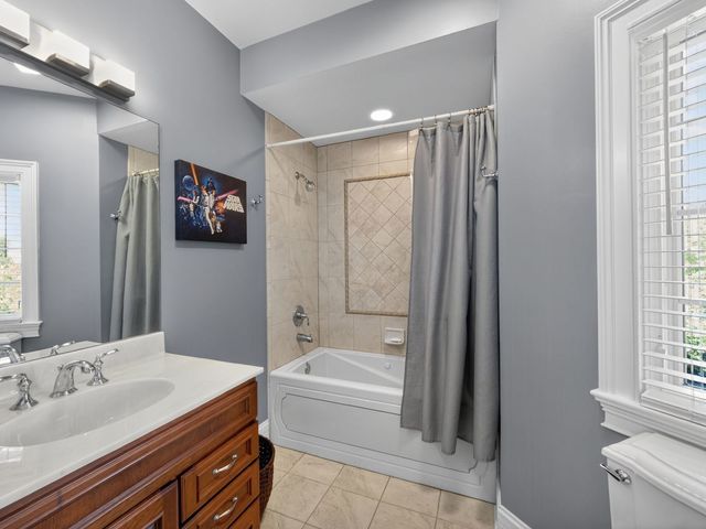 151 Palmer Circle, Vernon Hills, IL 60061